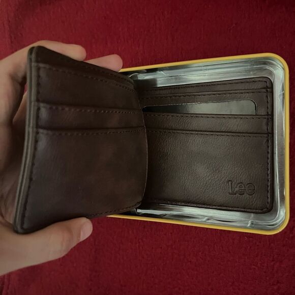 Lee Bifold Wallet - Picture 2 of 2